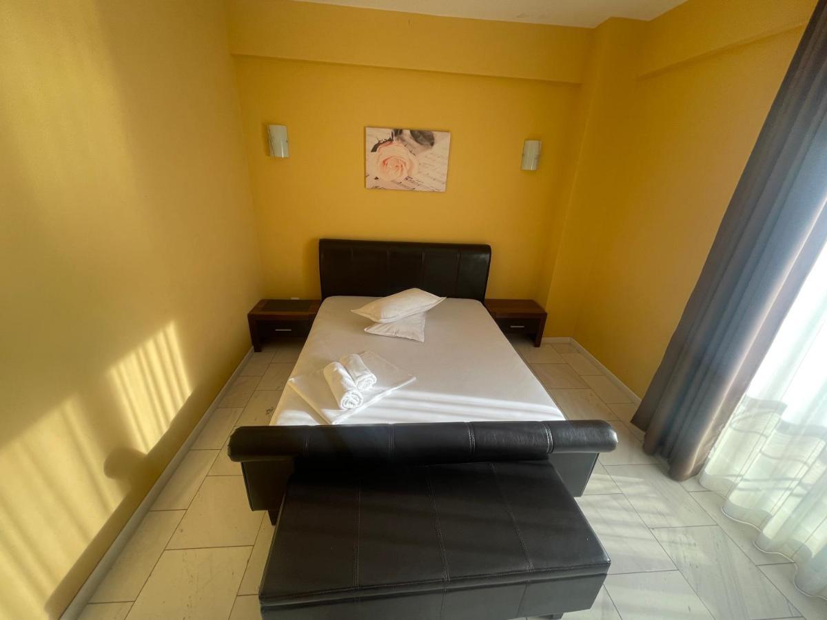 Sophia Lake View Suite Мамая Екстериор снимка