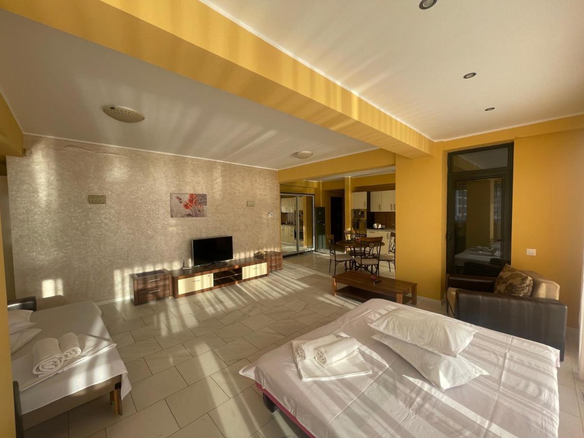 Sophia Lake View Suite Мамая Екстериор снимка