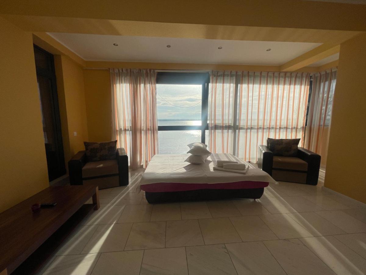 Sophia Lake View Suite Мамая Екстериор снимка
