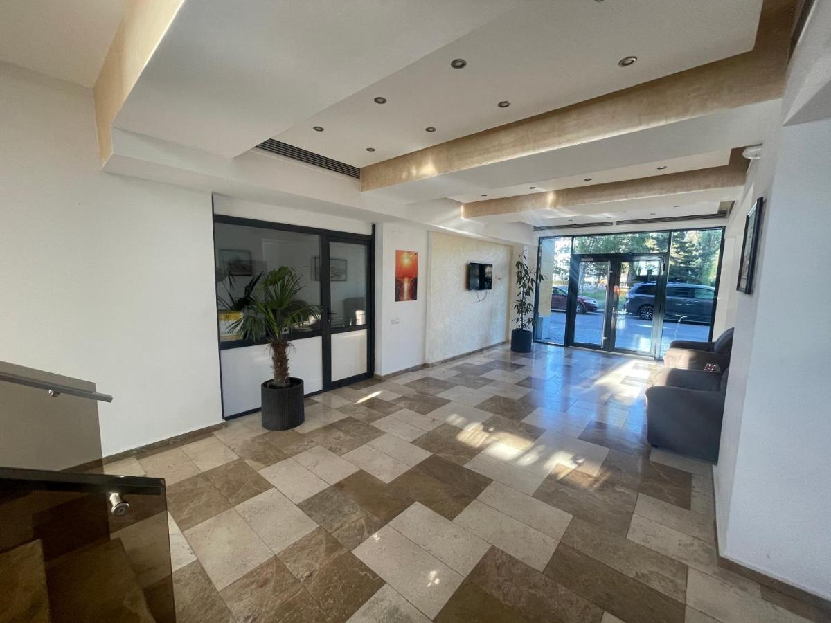 Sophia Lake View Suite Мамая Екстериор снимка