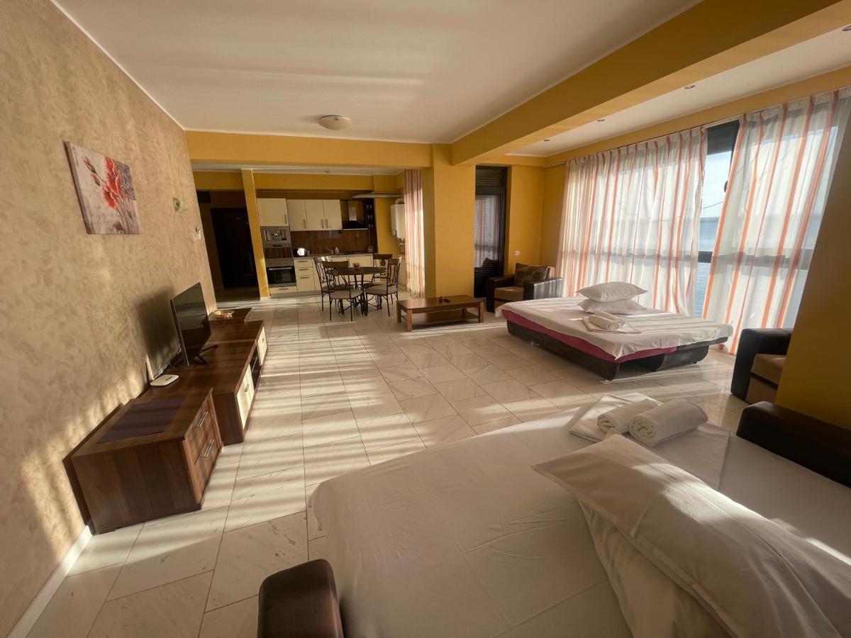 Sophia Lake View Suite Мамая Екстериор снимка