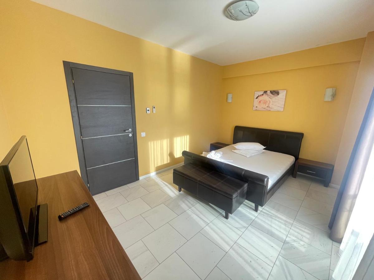 Sophia Lake View Suite Мамая Екстериор снимка